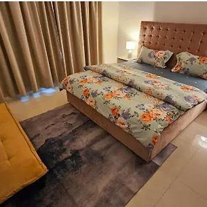 Splendid Near Airport منزل للإقامة
